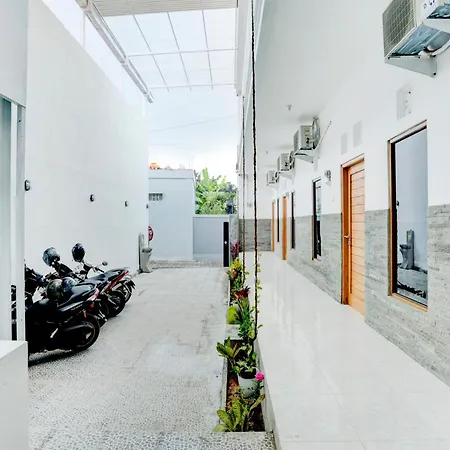 Oyo Flagship 90756 Melasti Hills Room & Cafe