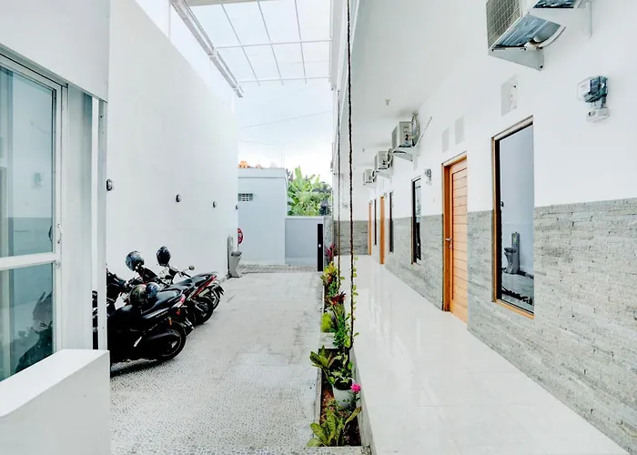 Oyo Flagship 90756 Melasti Hills & Cafe Ungasan (Bali)