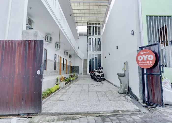 Oyo Flagship 90756 Melasti Hills & Cafe 2*
