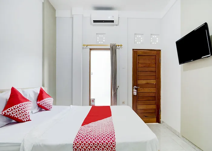 Hotel Oyo Flagship 90756 Melasti Hills & Cafe 2*